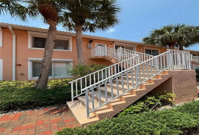 6650 Beach Resort DR, NAPLES, Florida 34114,224046192